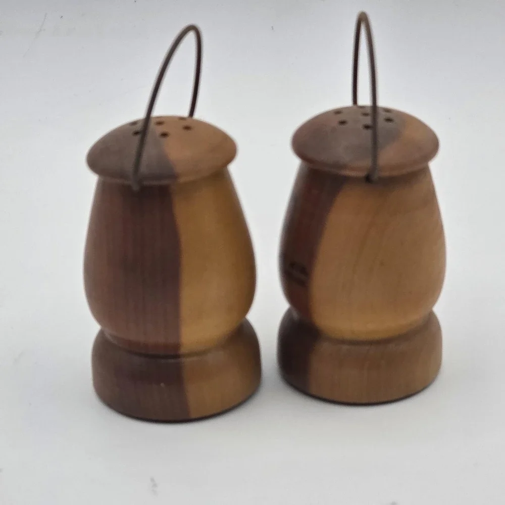 Great Smoky‎ Mountains Gatlinburg Tenn Wooden Salt Pepper Shakers Pair Souvenir